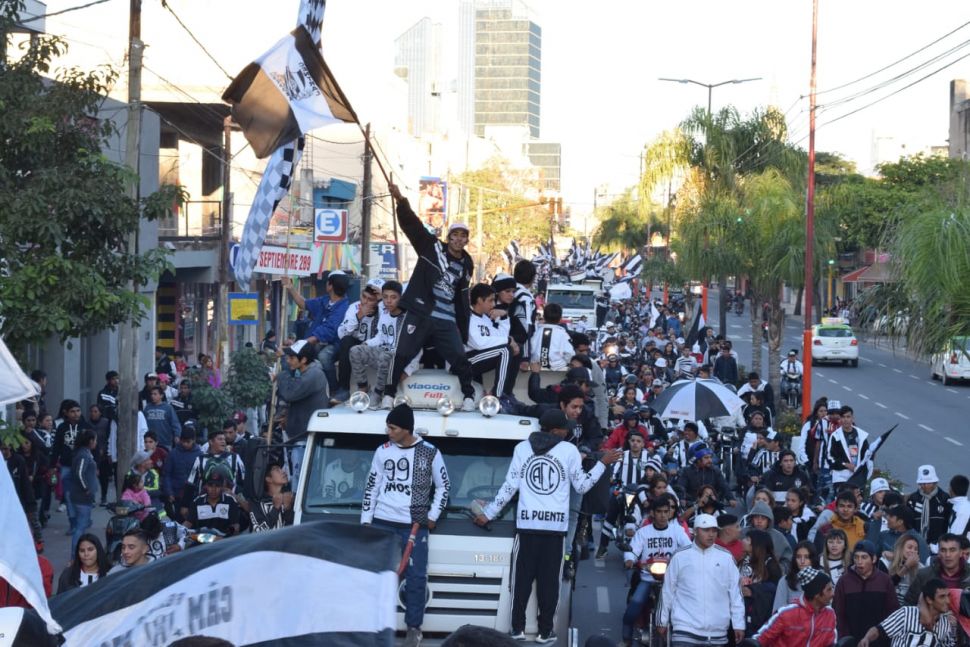 Central Córdoba festejó sus 99 años con una caravana multitudinaria - Diario Panorama
