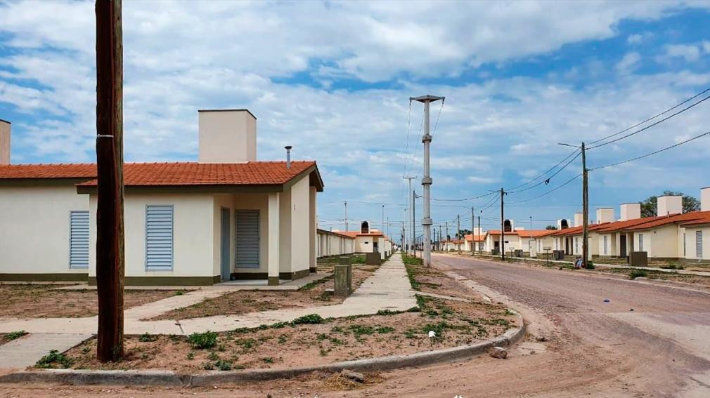 El Gobierno de la provincia define detalles para la entrega de más de 500 viviendas
