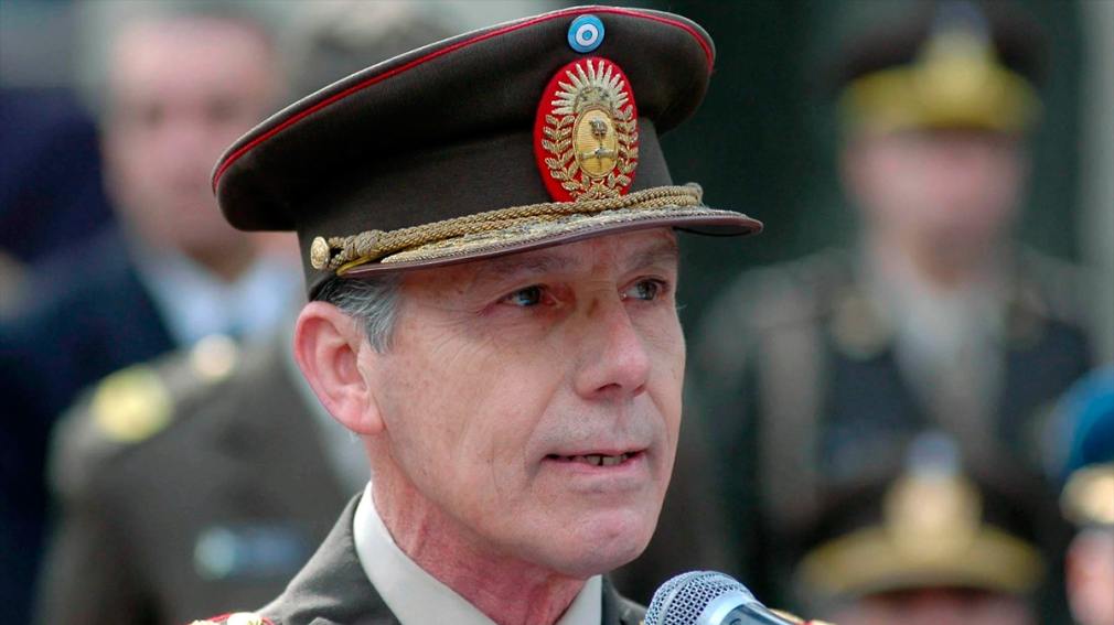 Falleció Bendini y Cristina Kirchner recordó su “enorme responsabilidad” como jefe del Ejército
