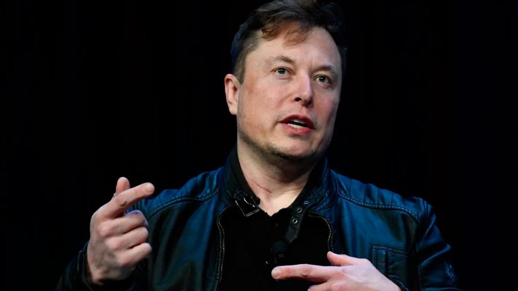 Elon Musk y miles de expertos pidieron hacer una “pausa” en los avances de la Inteligencia Artificial