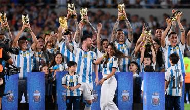 Messi le puso el broche de oro a la fiesta de los campeones mundiales en el Monumental 