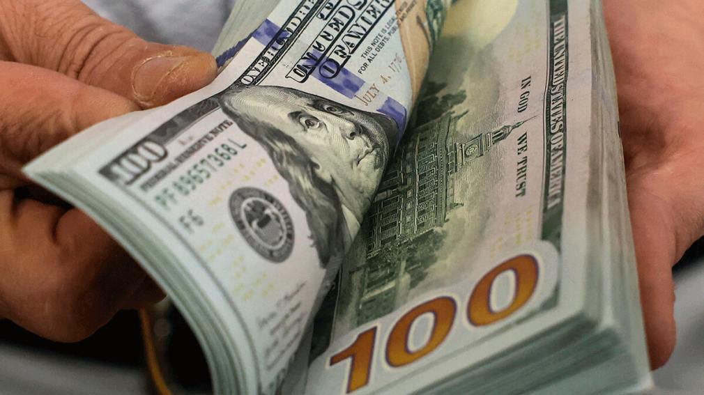 El dólar blue da un nuevo salto y se vende a $1235