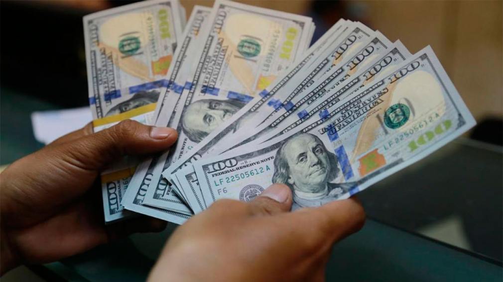 Suben las distintas cotizaciones del dólar, caen los bonos y el riesgo país trepa hasta rozar los 1.500 puntos