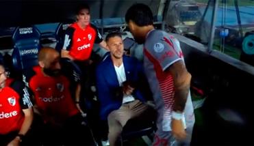 Video: el fro saludo de Enzo Prez y Demichelis en la Supercopa