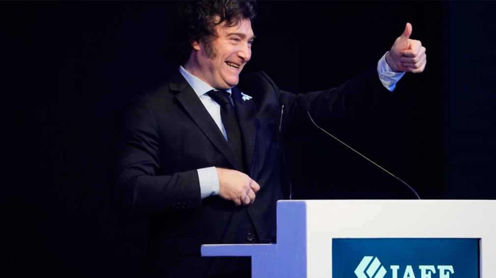 Javier Milei volvió a apuntar contra el presidente de España ante empresarios: 'A Pedrito lo tengo match point'