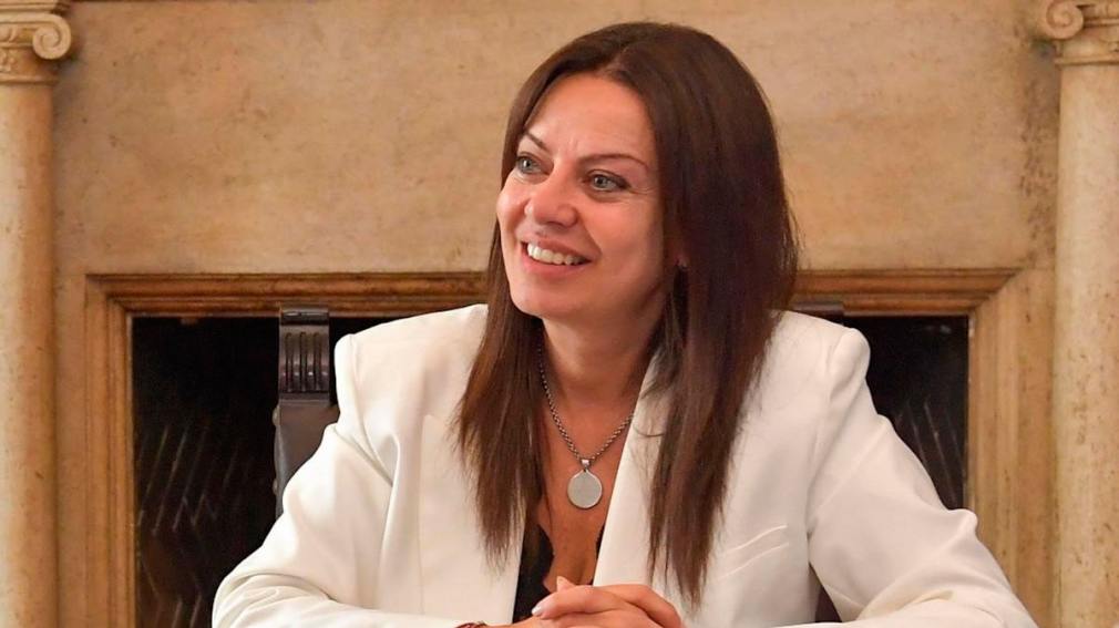 Casanello ordenó a Capital Humano repartir los alimentos guardados en depósitos