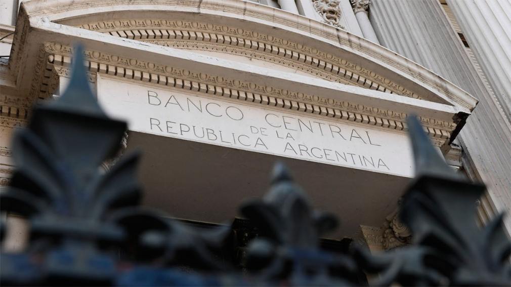 El BCRA acumula 35 jornadas comprando dólares y ya superó el 25% de la meta anual para 2026