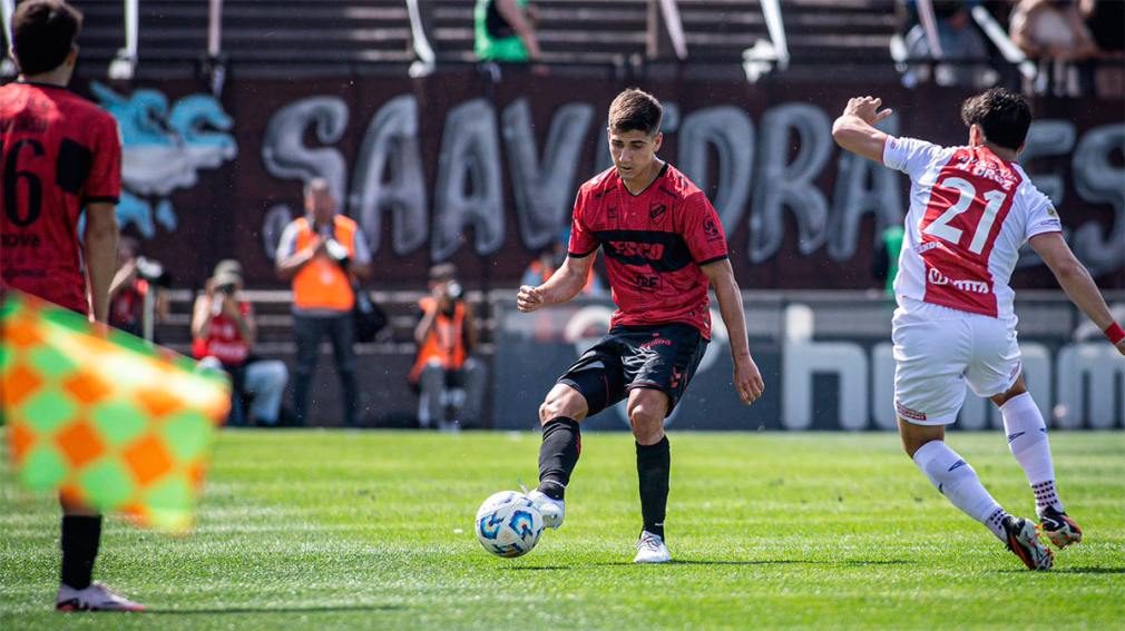 Platense se lo dio vuelta a Argentinos Juniors y festejó en el clásico