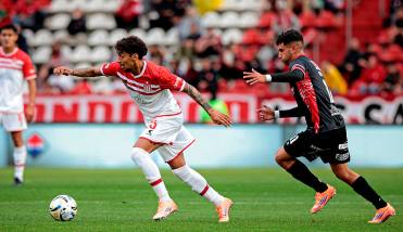 Estudiantes y Barracas Central quedaron a mano en La Plata
