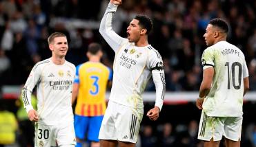 Con Mastantuono desde el inicio, Real Madrid gole al Valencia y se mantiene en la cima