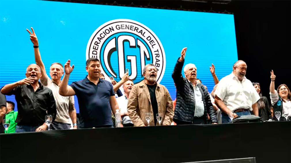 La CGT se reunió con el kirchnerismo duro para tratar de frenar la reforma laboral - Diario Panorama Movil