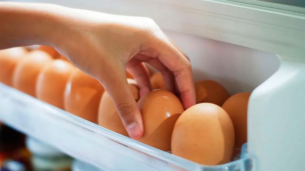 Consejo de cocineros: dónde conviene guardar los huevos en estos meses de mucho calor - Diario Panorama Movil