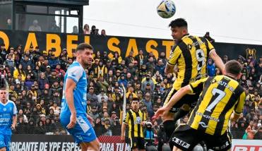 Estudiantes de Ro Cuarto volvi a Primera: empat con Madryn y se qued con el segundo ascenso