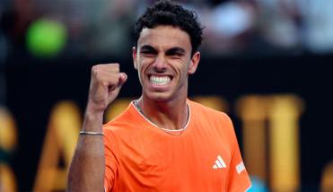  Francisco Cer�ndolo venci� a Rublev en tres sets y avanz� a los octavos de final del Abierto de Australia