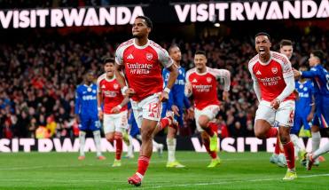 Arsenal golpe� en el cl�sico, venci� a Chelsea y se escapa en la Premier League