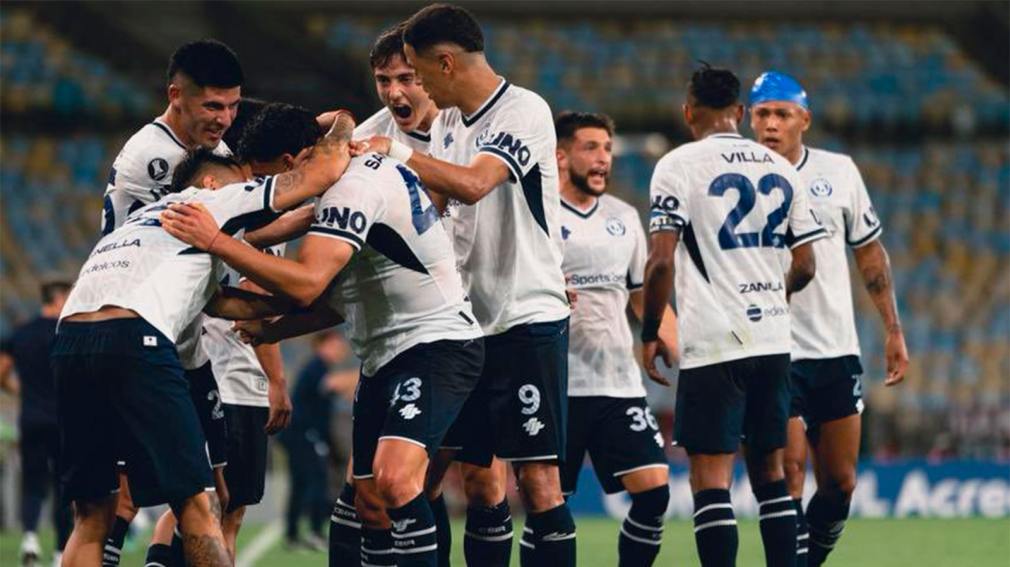 INDEPENDIENTE RIVADAVIA  VENCIÓ A FLUMINENSE EN EL MARACANA.