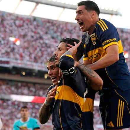 Sifonazo Monumental: con gol de Paredes, Boca le ganó a River y se quedó con el Superclásico