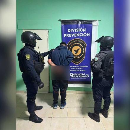 “Dame el celular o te disparo”: intentó asaltar a un menor, fue abandonado por su cómplice y terminó detenido