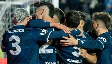 Con el debut de Salas y un doblete de Arce, Independiente Rivadavia venci� a Estudiantes de R�o Cuarto