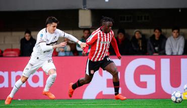 En la previa a sus duelos coperos, Estudiantes sum� tres puntos clave ante Platense en La Plata