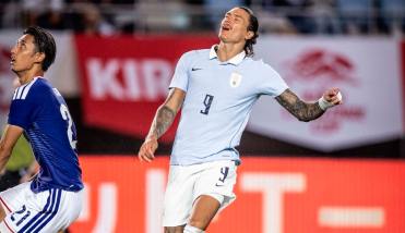 Uruguay cay� frente a Jap�n en el debut de Forl�n