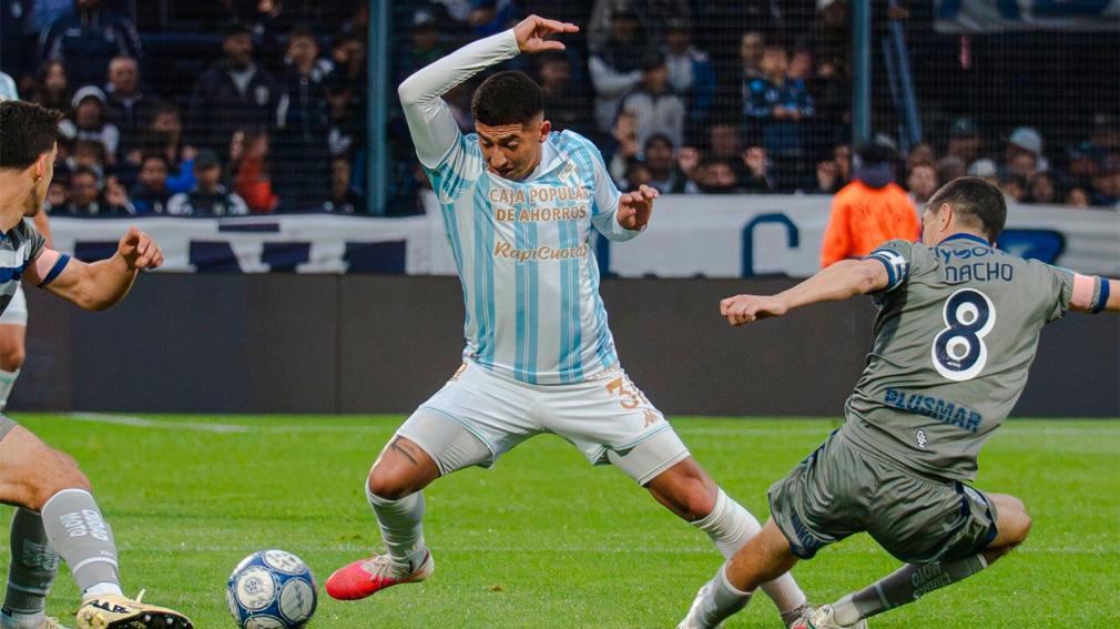 EL LOBO Y UN EMPATE AGÓNICO PARA MANTENERSE EN PELEA Era de Atlético, pero Gimnasia se lo empató con el último suspiro