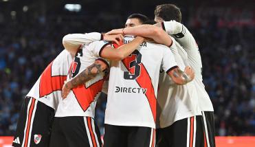 River se flore� ante Belgrano, lo gole� en C�rdoba y se meti� en zona de playoffs