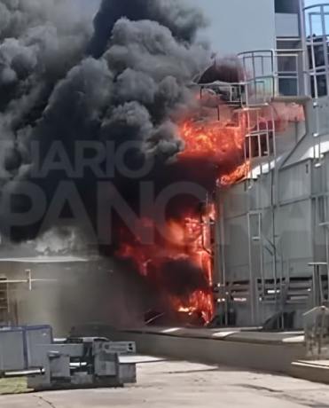 VIDEO | Alarma en una fábrica de La Banda: se incendiaron las torres de enfriamiento de Coteminas