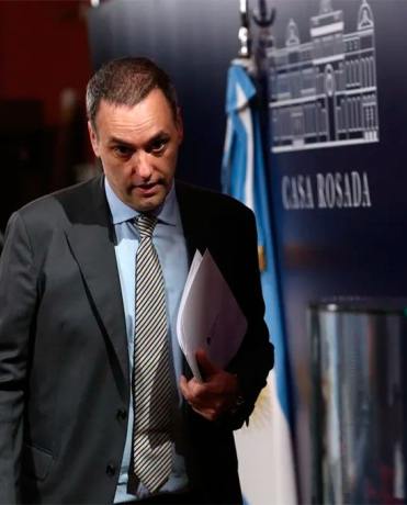 Adorni se enfrenta hoy al Congreso con su patrimonio en la mira de toda la oposición