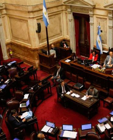 La oposición rechazó el DNU migratorio de Milei y buscará frenarlo en el Congreso y la Justicia