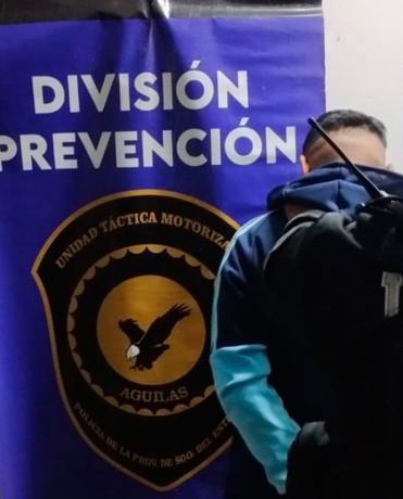 Activó el botón antipánico y detuvieron a su expareja por violar una restricción judicial en Las Termas