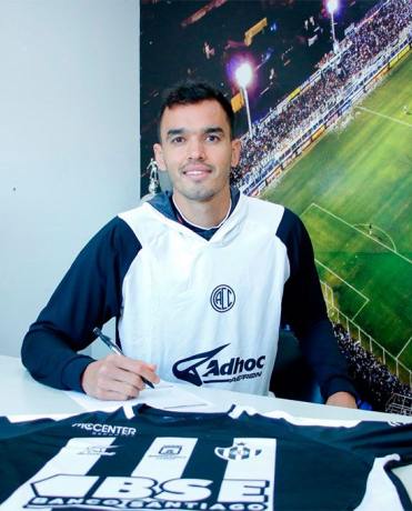 Central Córdoba sumó al defensor colombiano Felipe Aguilar