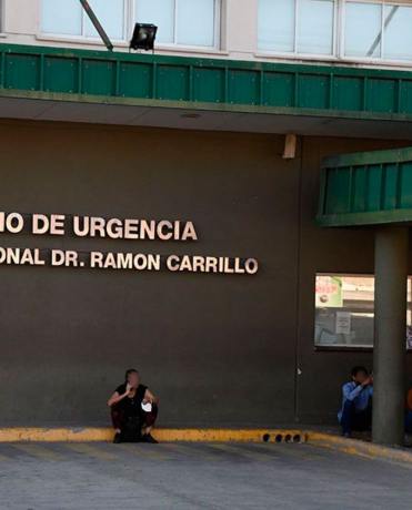 Una adolescente de 15 años fue atropellada al cruzar la avenida Belgrano y terminó hospitalizada