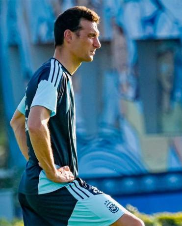 Scaloni probó dos cambios y sorprendió con un doble 9 en la formación de Argentina