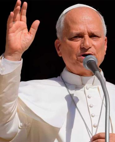 Un día después de la cirugía, el papa León XIV celebró una misa en el hospital de Roma