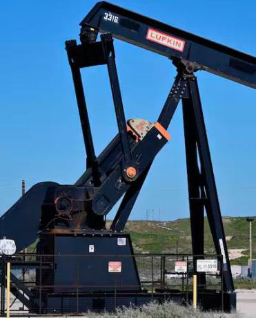 Los precios del petróleo suben más del 5% después de que Trump anunciara el fin del alto el fuego con Irán