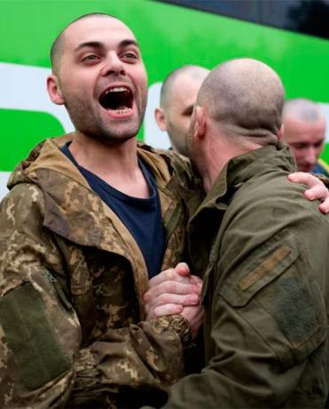 Canje de rehenes: Ucrania y Rusia intercambiaron más de 400 prisioneros de guerra