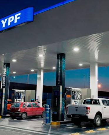 YPF congelará el precio de la nafta por 45 días para contener el impacto inflacionario
