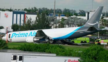 Tragedia en Miami: un avión de carga de Amazon se salió de la pista y dejó al menos cinco muertos