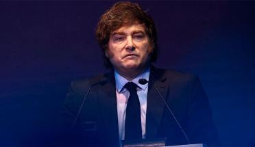 Uno de cada siete posteos de Javier Milei contiene insultos, reveló FOPEA