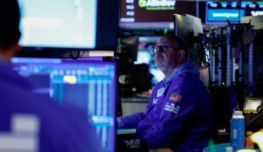 Cayó el riesgo país y subieron los bonos y acciones argentinas pese a las pérdidas en Wall Street