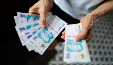 El empleo formal acumula 14 meses de caída y el salario mínimo está en su nivel más bajo en más de dos décadas