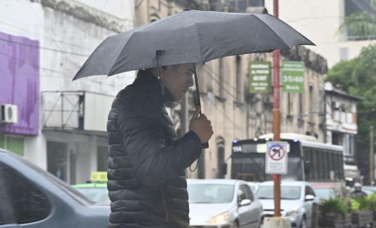 Tras el frío y las lloviznas, vuelve el calor a Santiago: ¿cómo seguirá el tiempo en los próximos días?