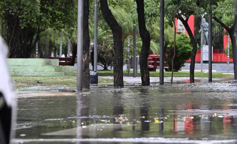 “Si el pronóstico se cumple vamos a tener bastantes problemas”: advierten por más lluvias en Santiago