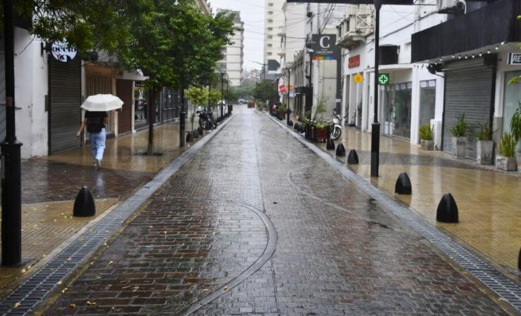 Se esperan lluvias aisladas este viernes en Santiago y anticipan un fin de semana más fresco