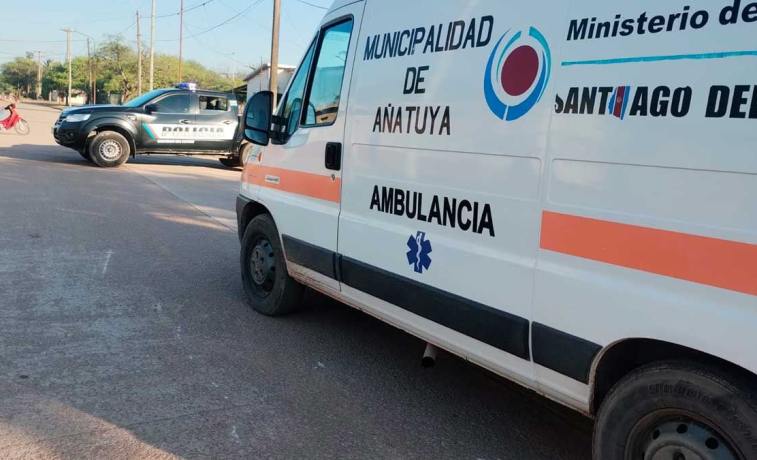 Añatuya: un motociclista sufrió graves heridas al chocar contra un alambre tensado que cruzaba la calle