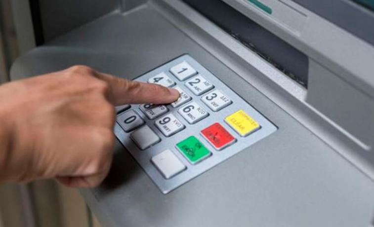 Una docente dejó olvidada su tarjeta en un cajero automático y le sacaron $1.200.000
