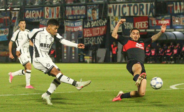 Central Córdoba no pudo con Tigre y sufrió una nueva derrota en Victoria