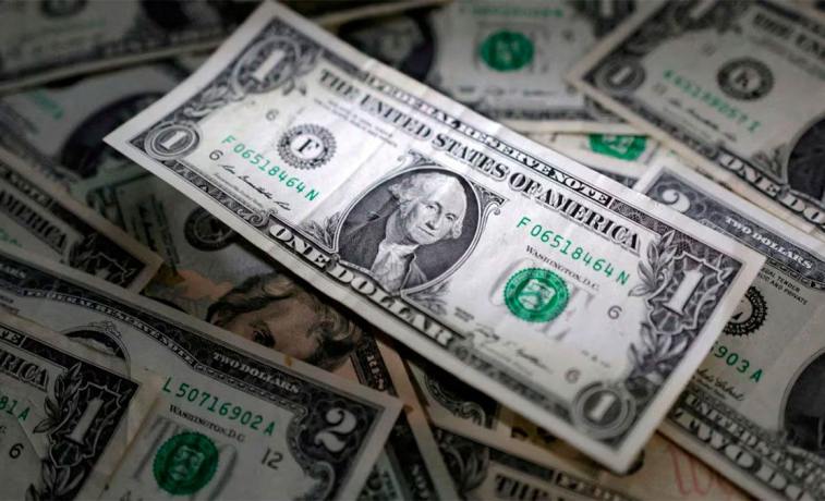 El riesgo país volvió a quedar debajo de los 500 puntos y el dólar oficial bajó a $1.530