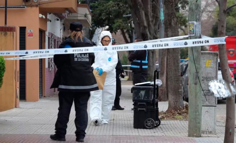 Villa Devoto: mató a su esposa a puñaladas mientras sus hijos dormían y luego intentó suicidarse